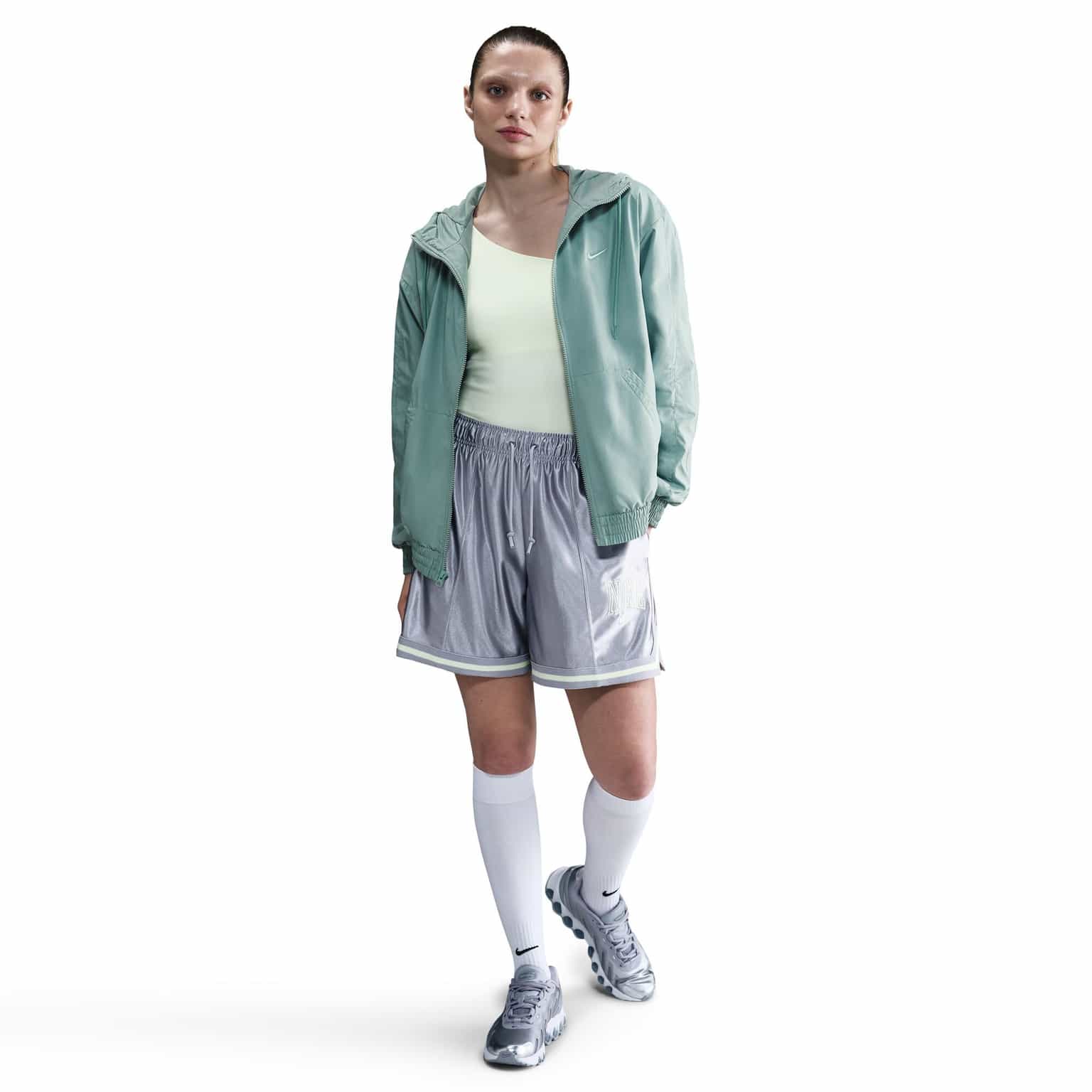 Nike Sportswear Classic Wovens Loose UV Hooded Jacket 2