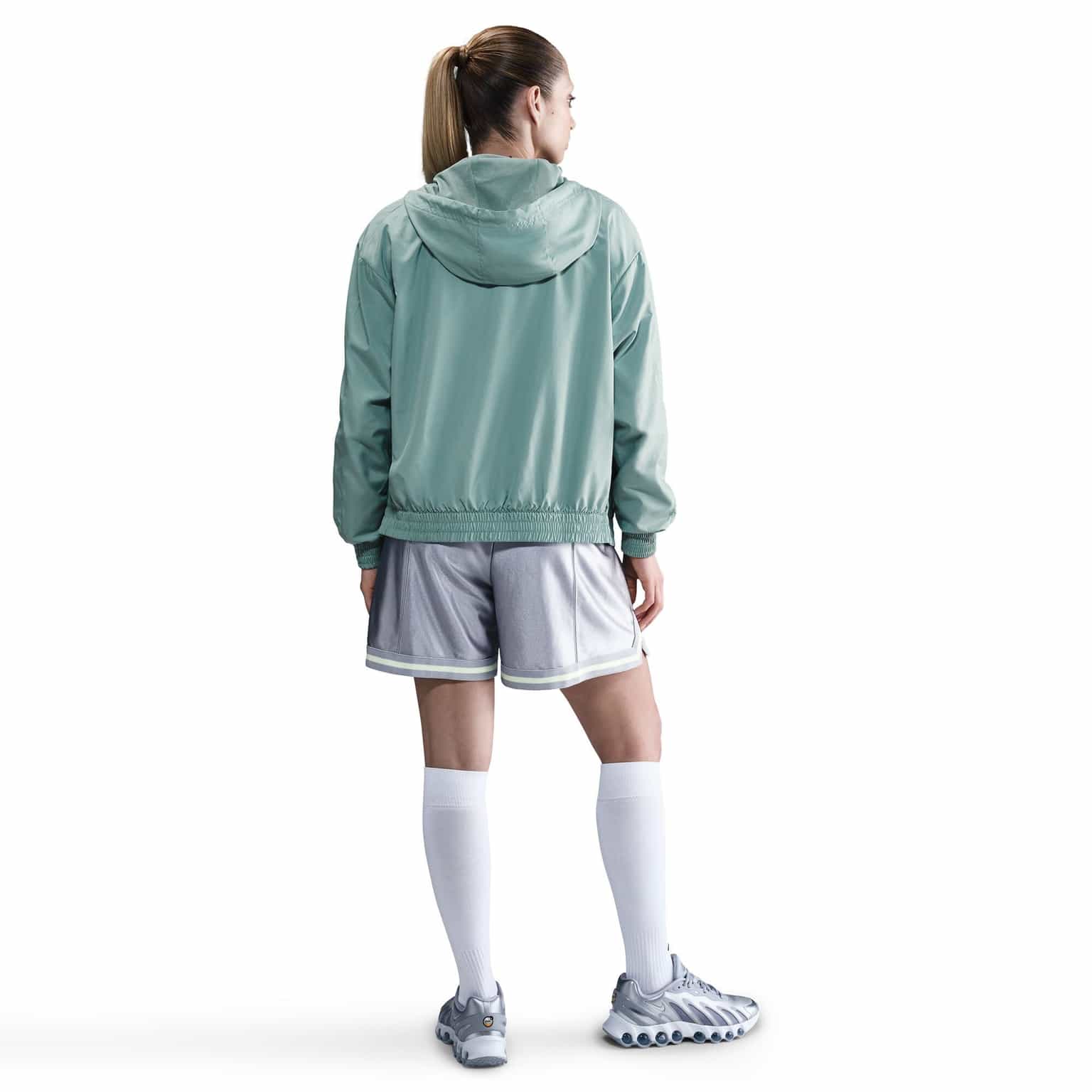 Nike Sportswear Classic Wovens Loose UV Hooded Jacket 3