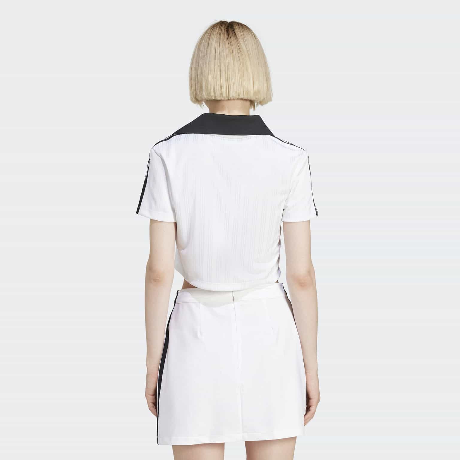 Adidas Adicolor Football Jacquard V-Neck Crop 2