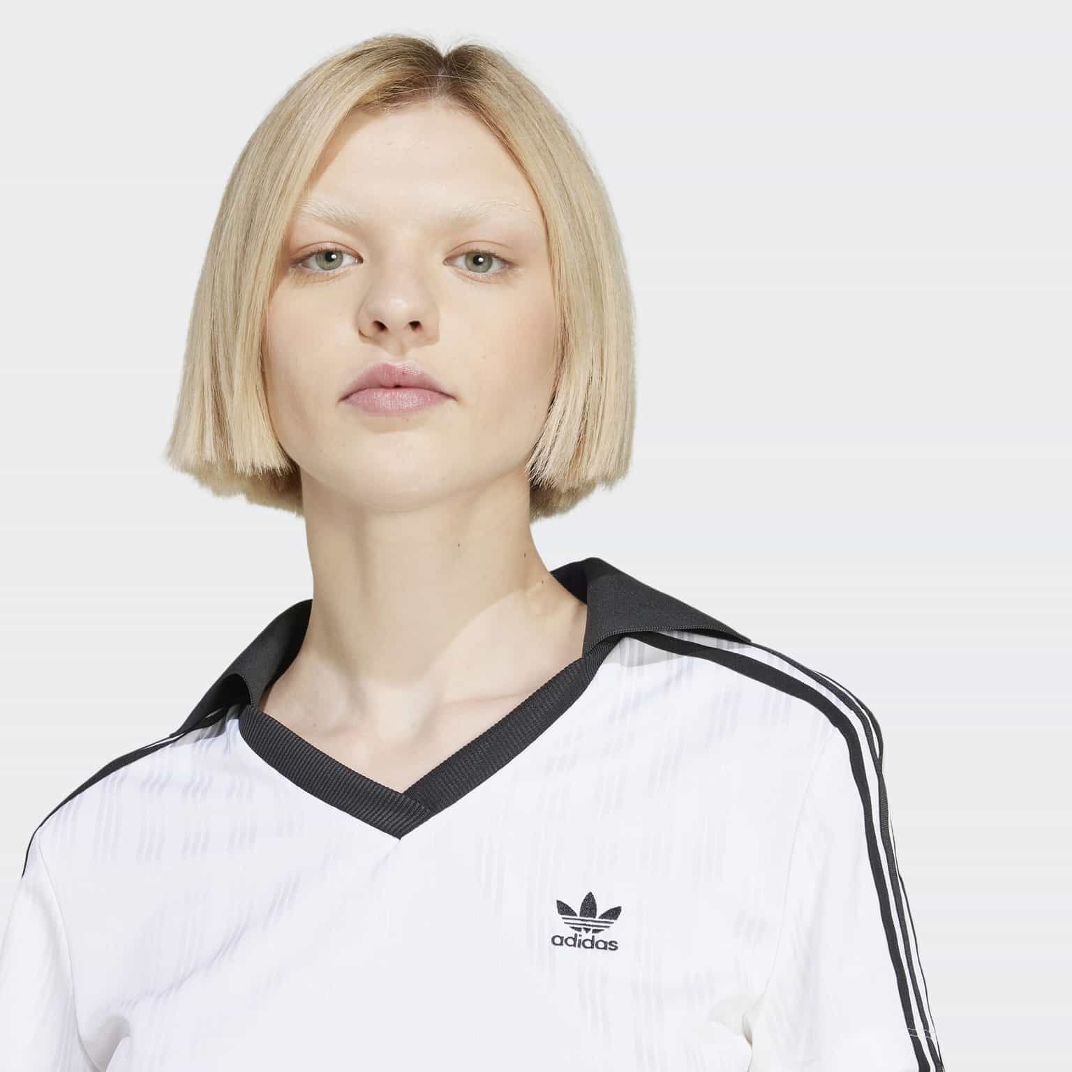 Adidas Adicolor Football Jacquard V-Neck Crop 4