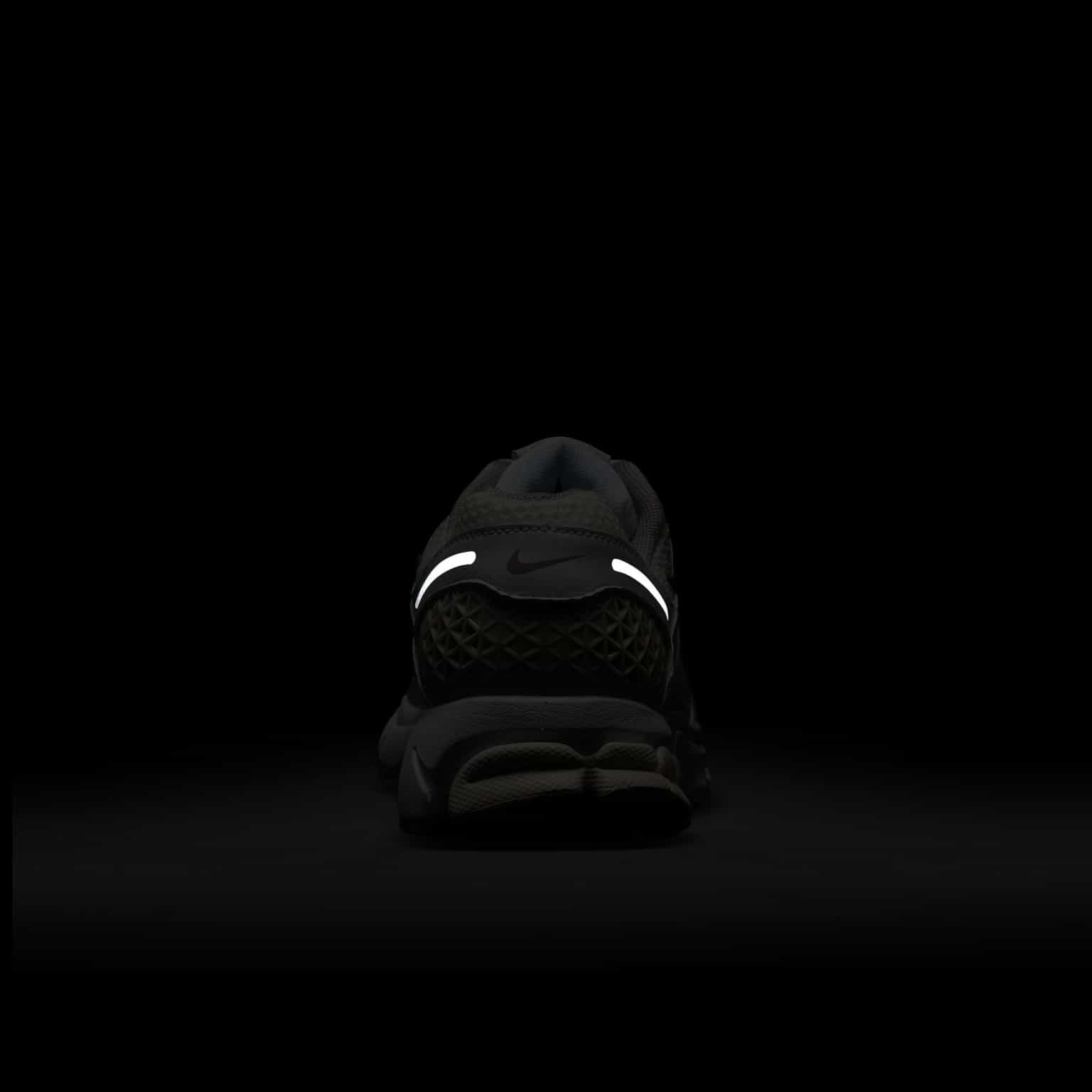 Кроссовки Nike Zoom Vomero 5 9