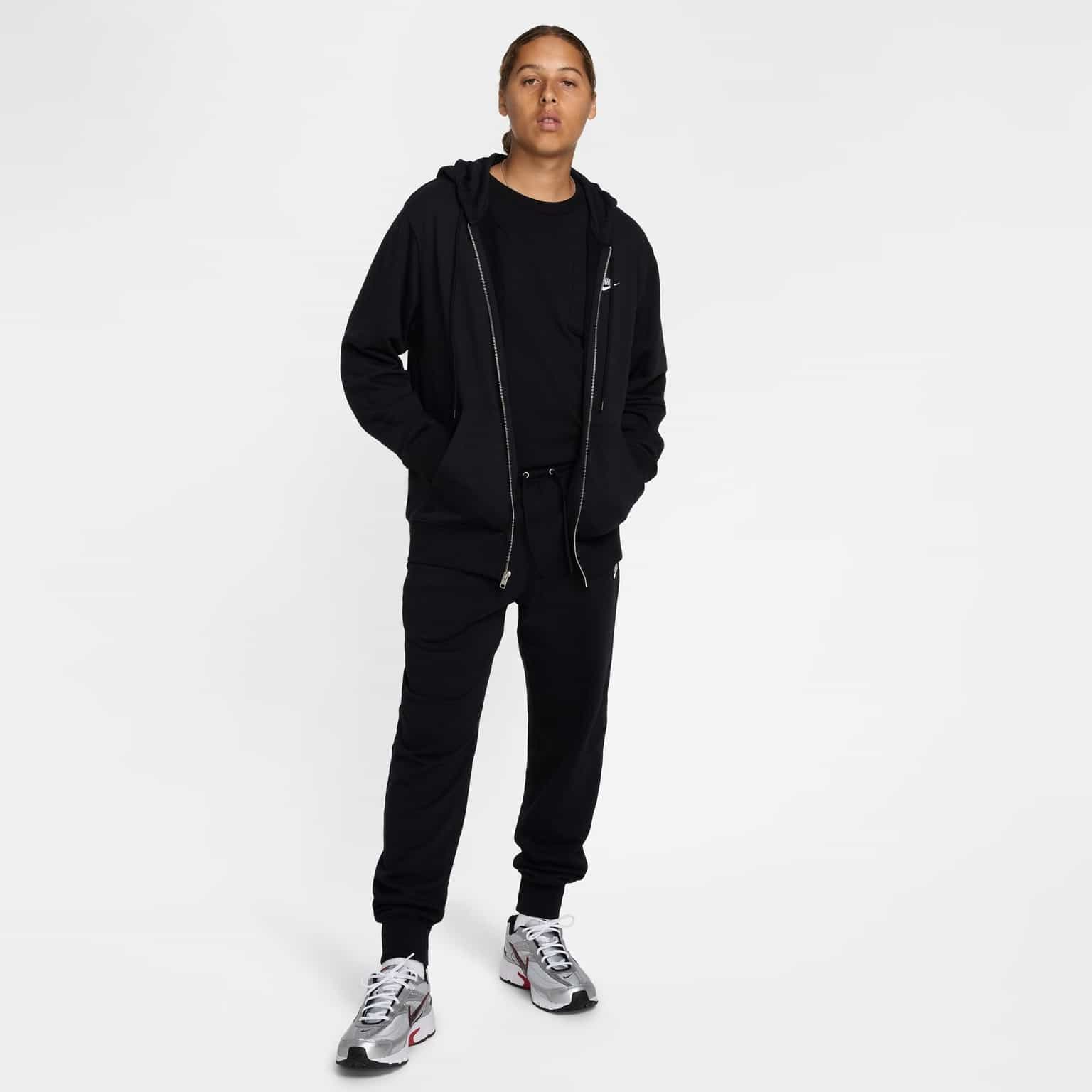 Nike Club French Terry Joggers 3