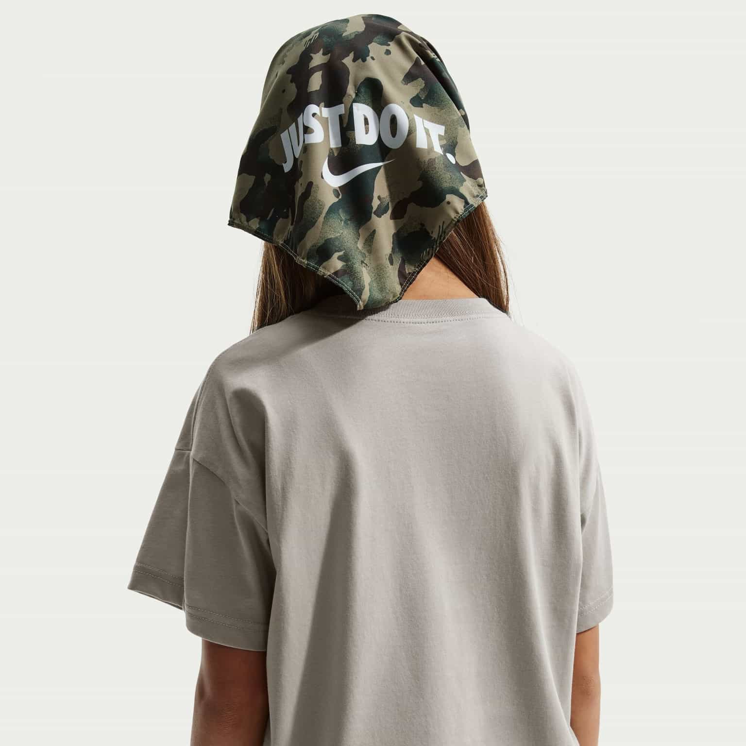 Футболка Nike Sportswear Essential 3