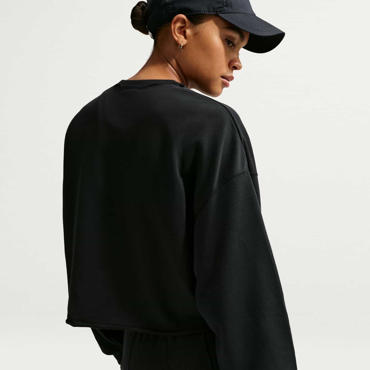 Nike Sportswear Chill Terry Oversized French Terry Crew-Neck Sweatshirt 2