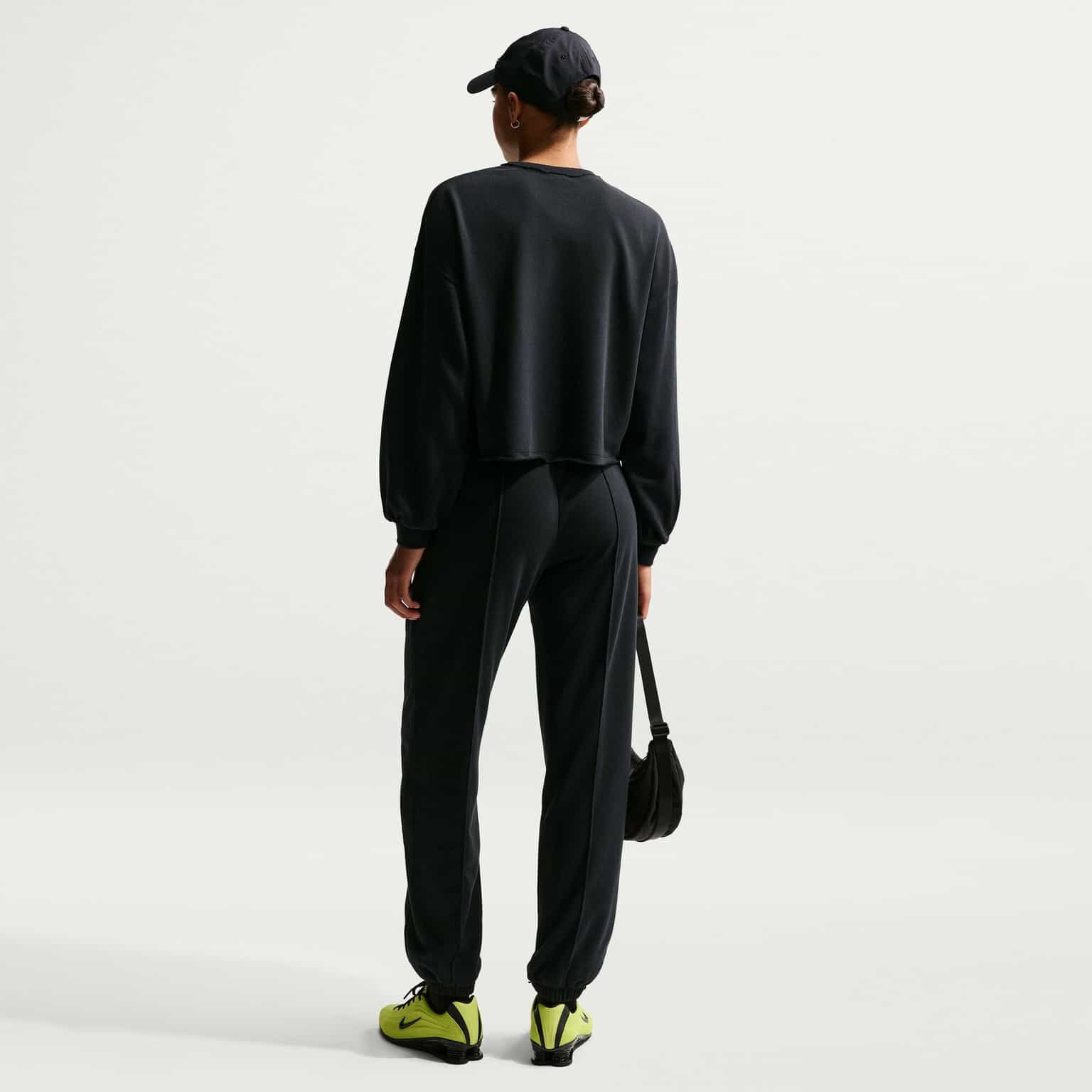 Nike Sportswear Chill Terry Oversized French Terry Crew-Neck Sweatshirt 4