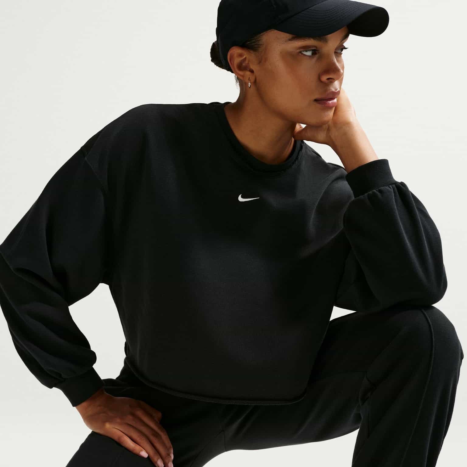 Nike Sportswear Chill Terry Oversized French Terry Crew-Neck Sweatshirt 5