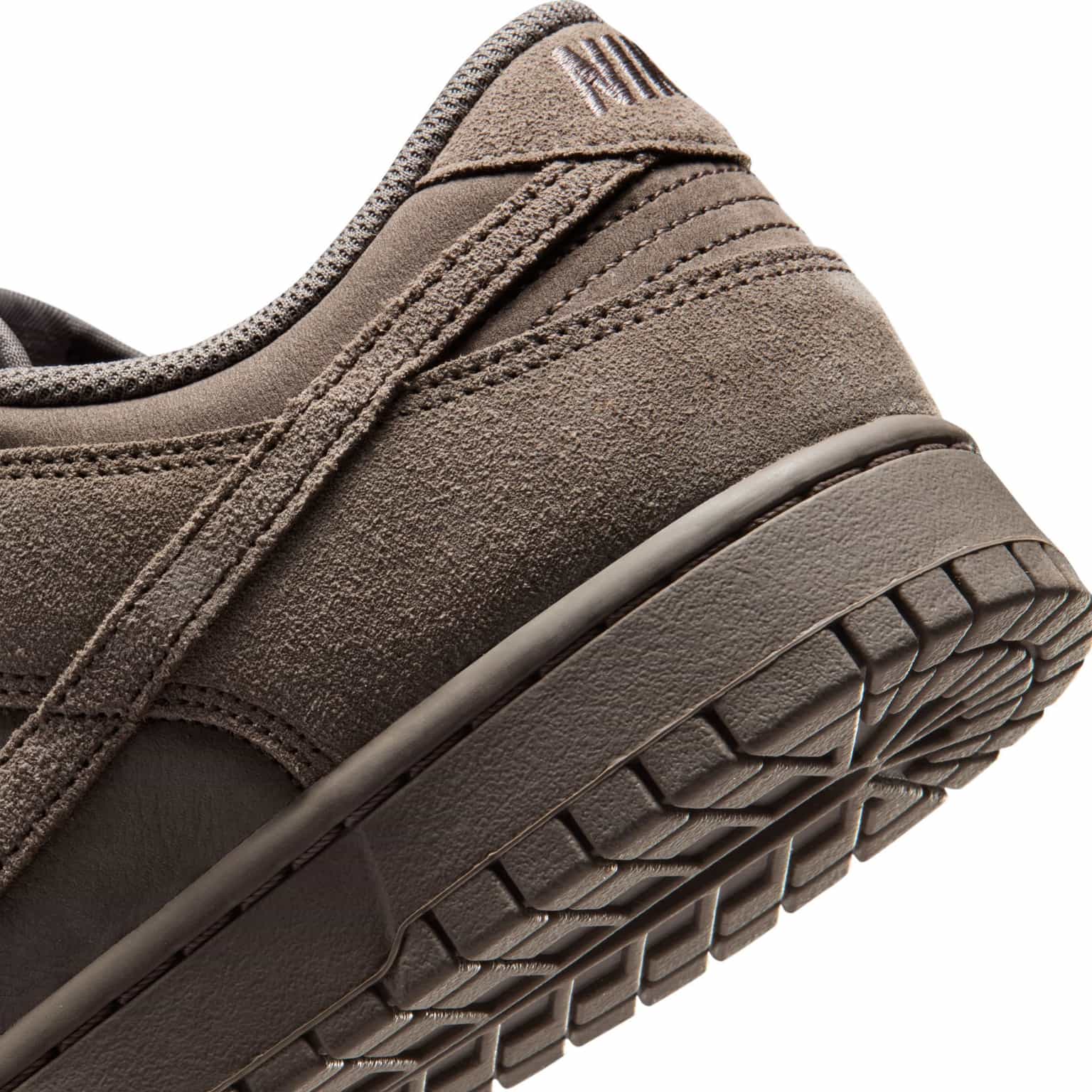 Ghete Nike Dunk Low Retro SE 7