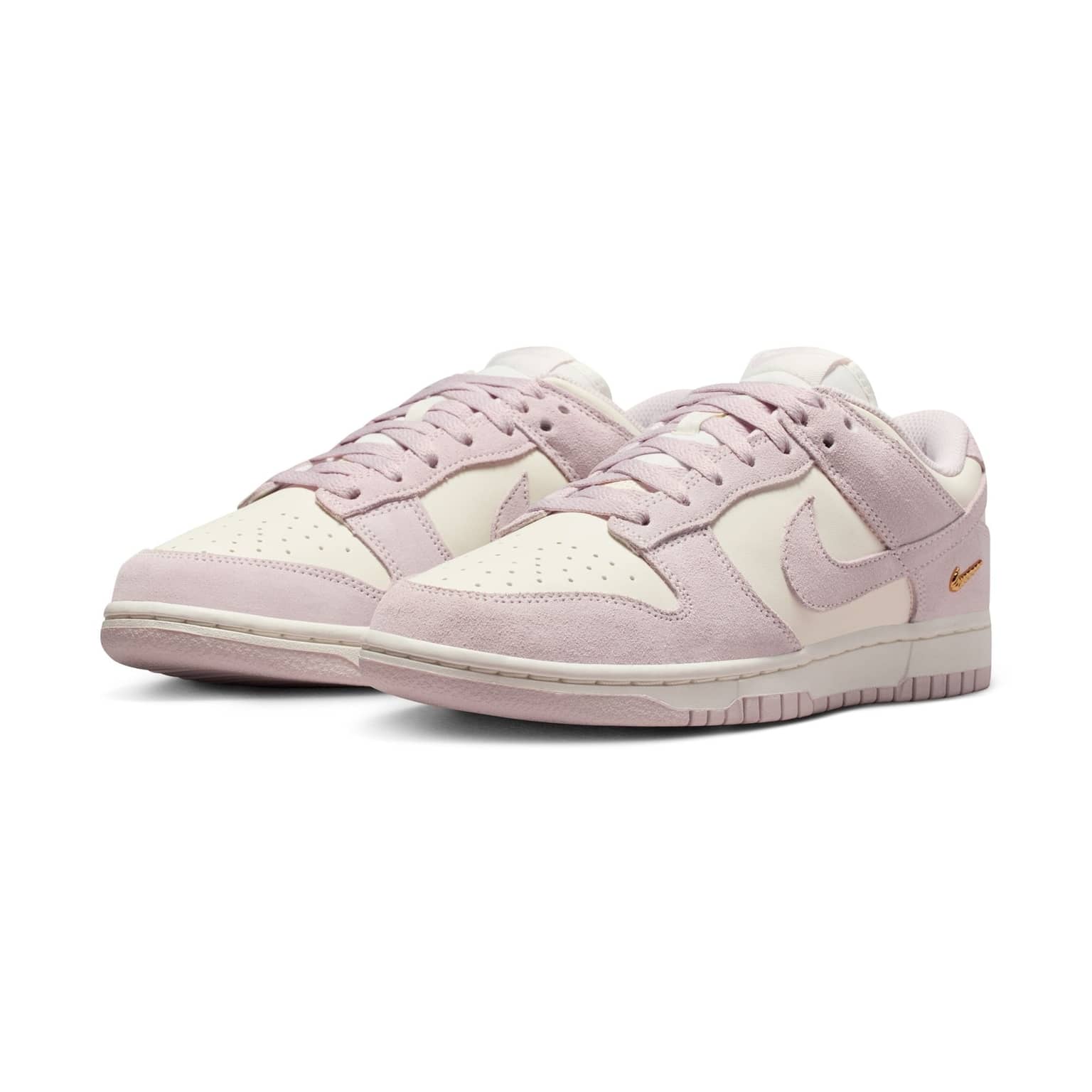 Nike Dunk Low Suede