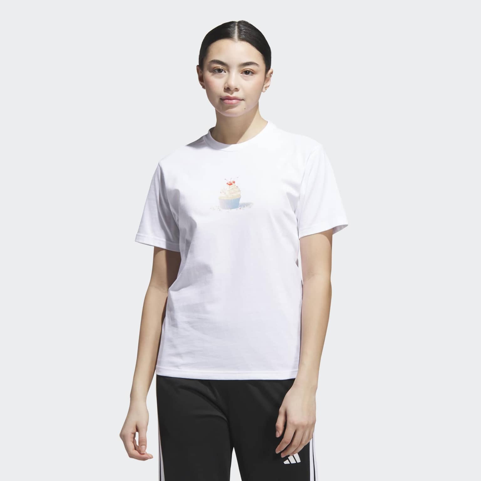 Футболка Adidas Seasonal Essentials Cupcake Graphic