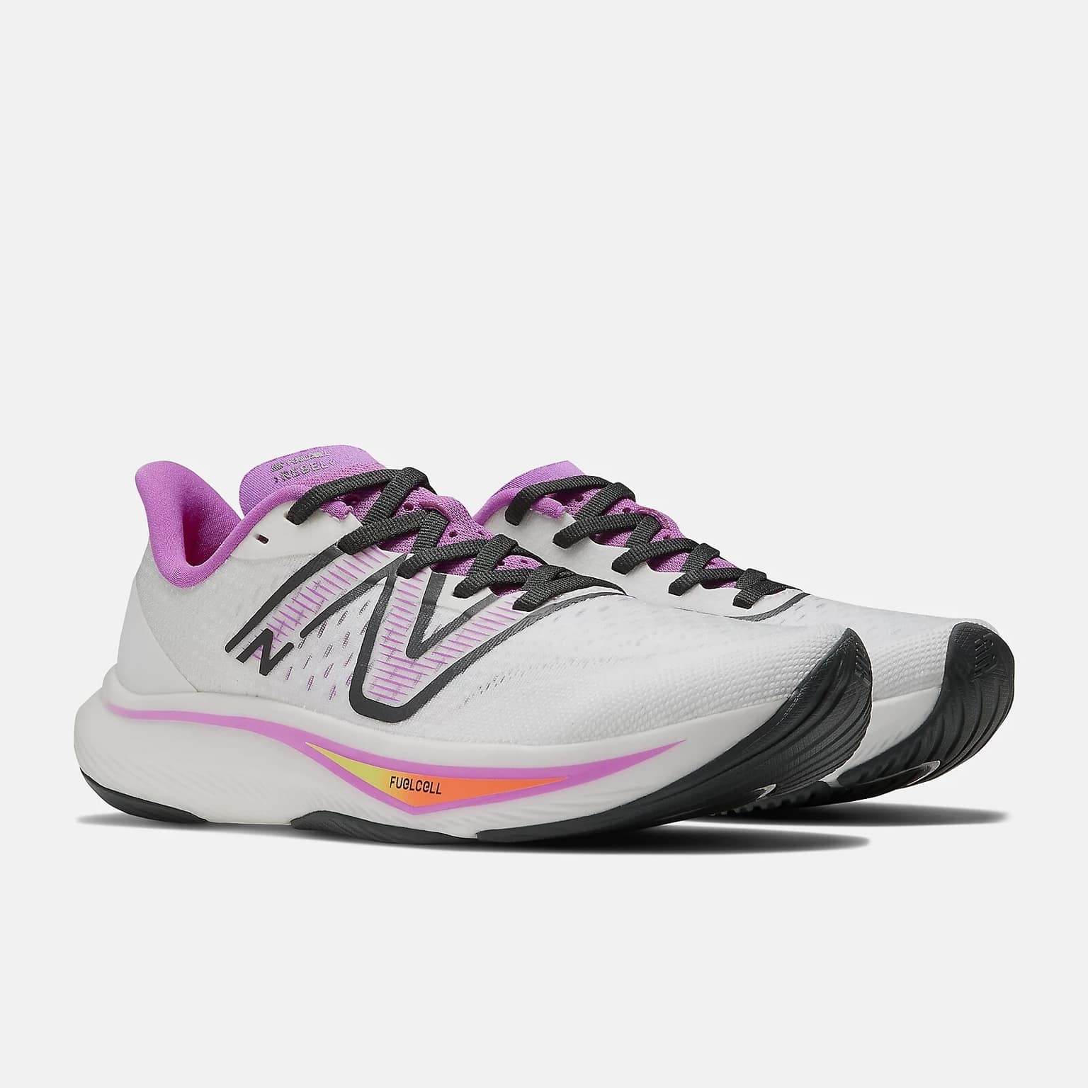 Adidași New Balance Fuel Cell Rebel V3